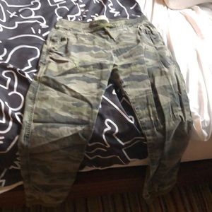 Boys gap joggers camo